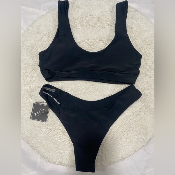 ZAFUL Women's 2PCS Bikini Set Push Up Halter Swimsuit Color Black Size M. NWT - Picture 2 of 4